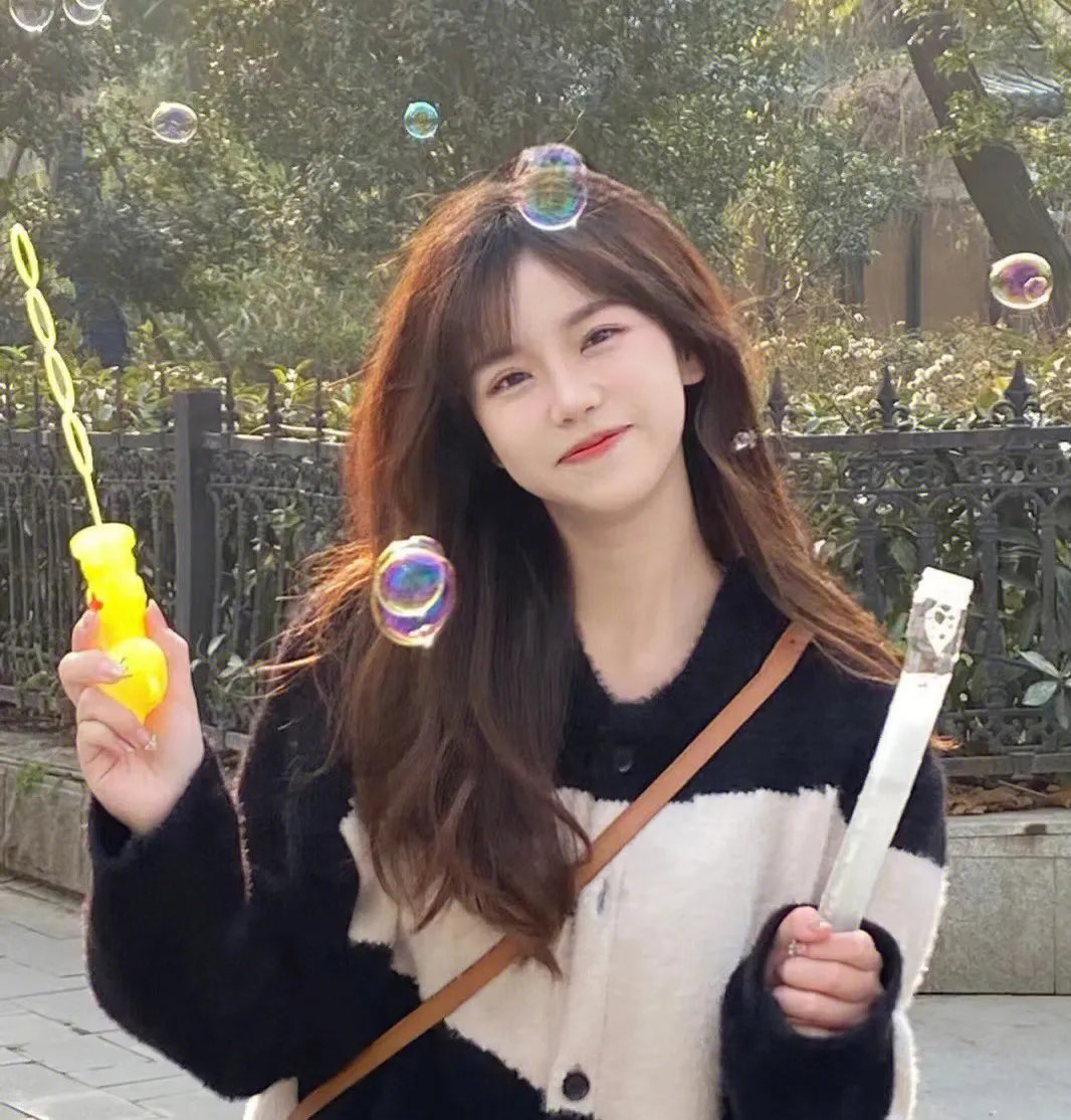 四月的女儿
